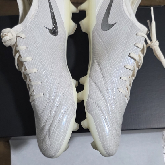 Nike Cream Soccer Cleats